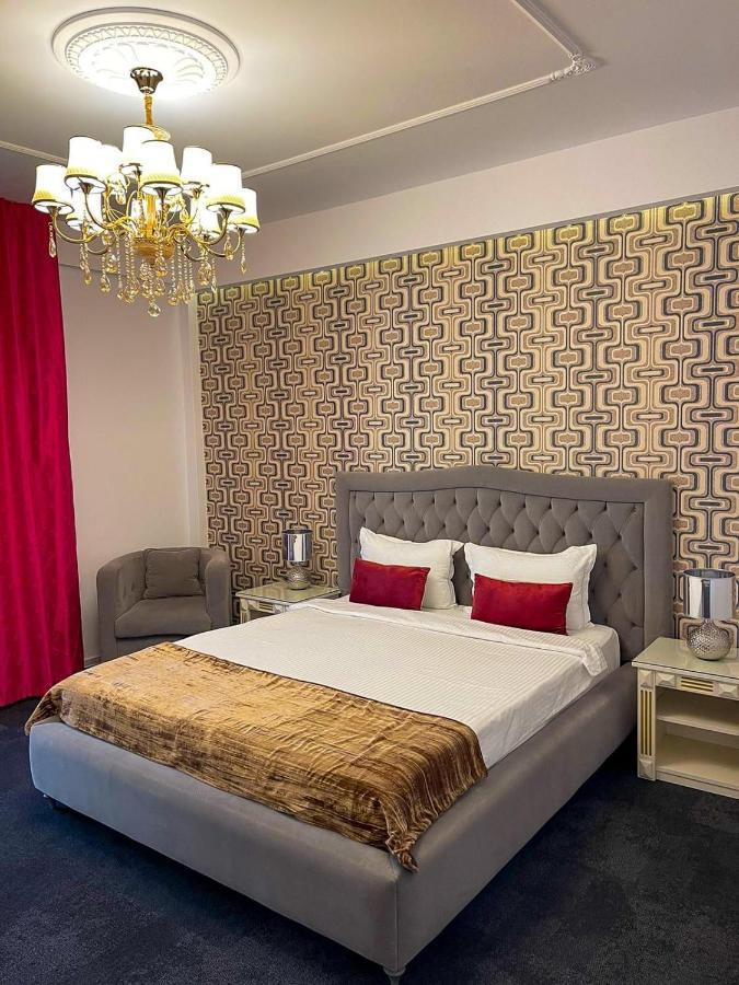 Hotel Goya Collection Тыргу-Жиу Экстерьер фото