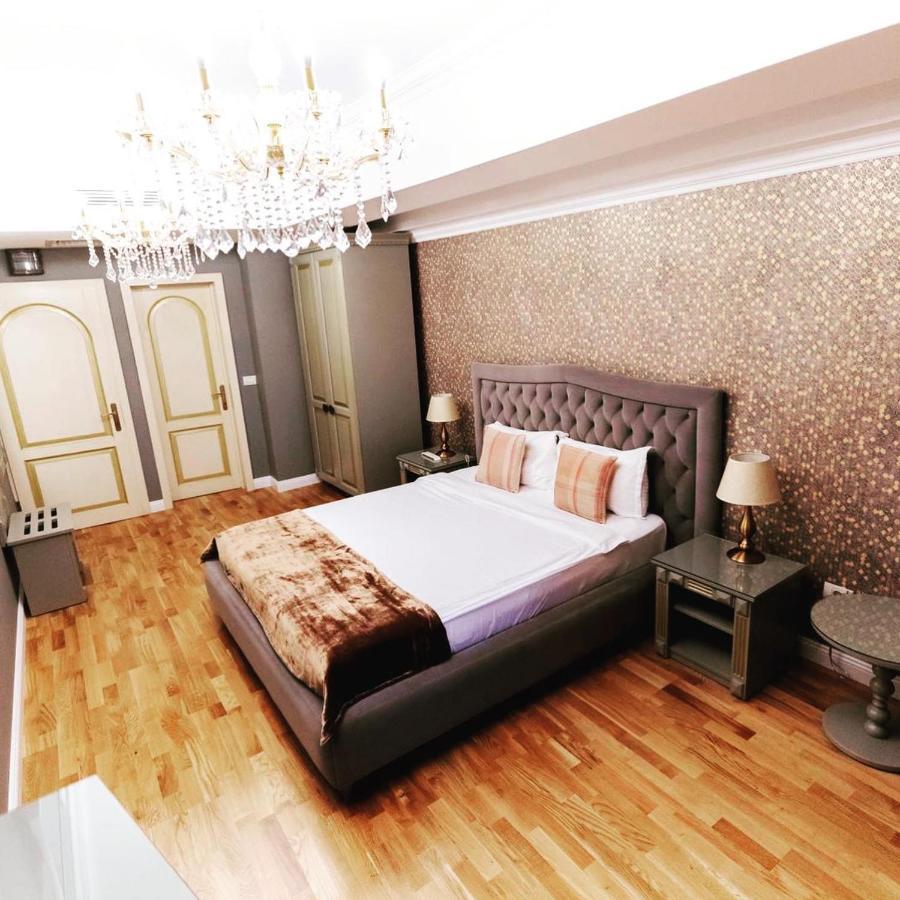 Hotel Goya Collection Тыргу-Жиу Экстерьер фото