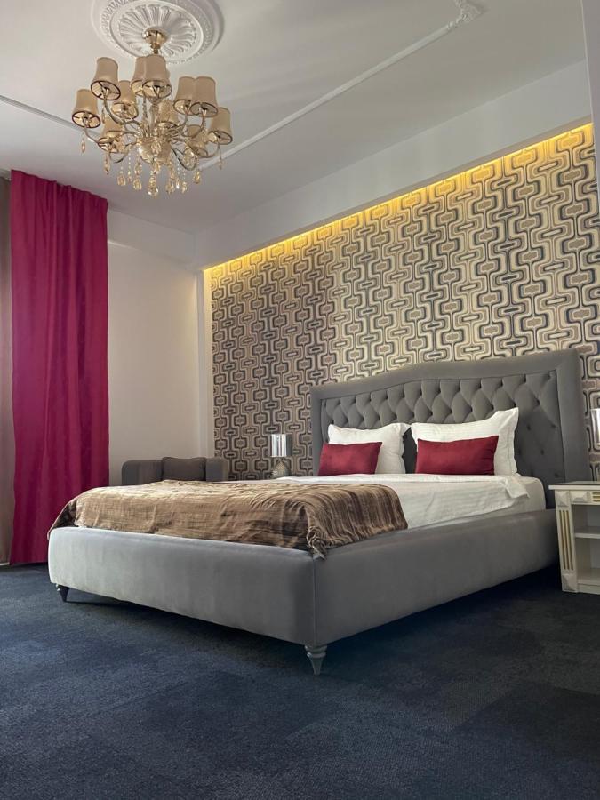 Hotel Goya Collection Тыргу-Жиу Экстерьер фото