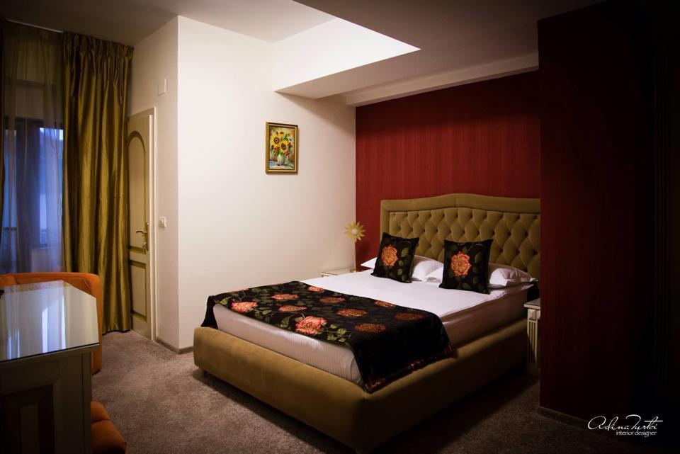 Hotel Goya Collection Тыргу-Жиу Номер фото