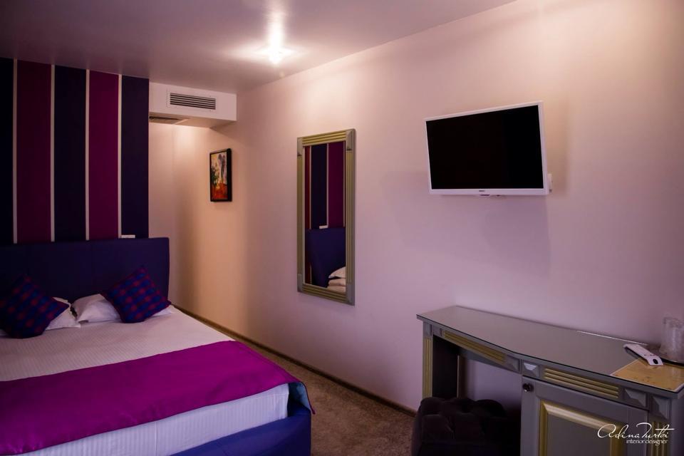 Hotel Goya Collection Тыргу-Жиу Экстерьер фото
