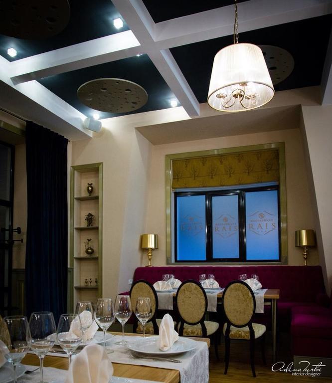 Hotel Goya Collection Тыргу-Жиу Экстерьер фото