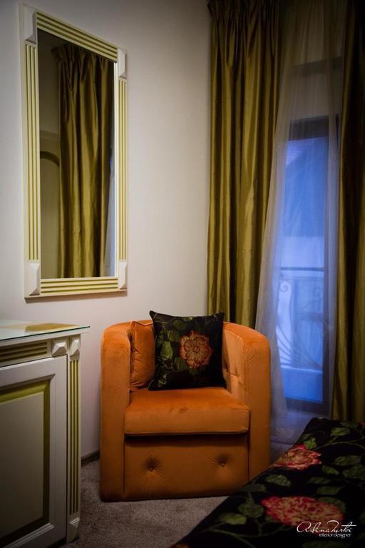 Hotel Goya Collection Тыргу-Жиу Экстерьер фото