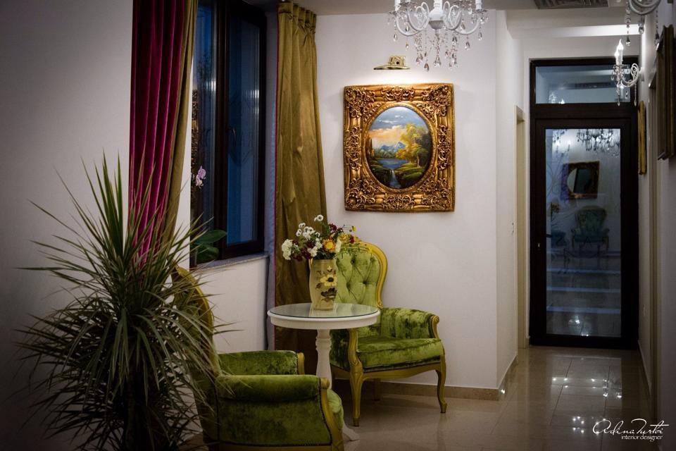 Hotel Goya Collection Тыргу-Жиу Экстерьер фото