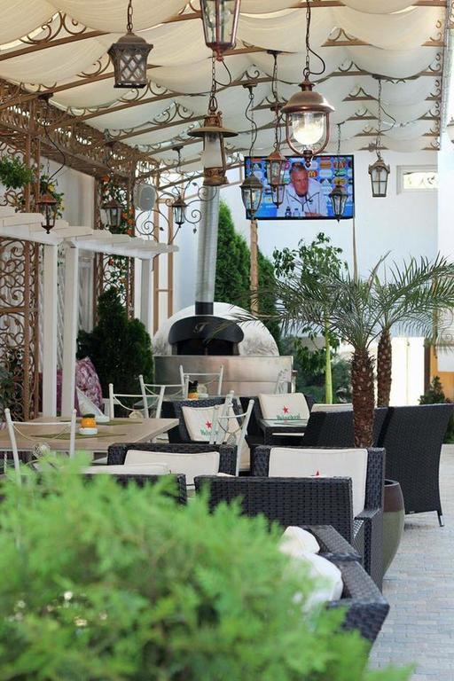 Hotel Goya Collection Тыргу-Жиу Экстерьер фото